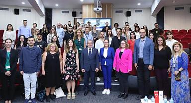 DEÜ’DE ERASMUS+ ÖĞRENCİLERİNE SICAK KARŞILAMA