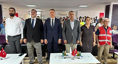 Türk Kızılay'dan Yetim Öğrencilere Kırtasiye Yardımı