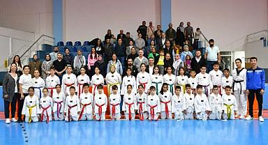 AKGEDİKLİ TAEKWONDOCULAR BİR ÜST KUŞAĞA TERFİ ETTİ