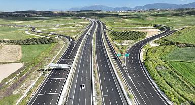 AYDIN-DENİZLİ OTOYOLU’NDAN 3 GÜNDE 22 BİN ARAÇ GEÇTİ