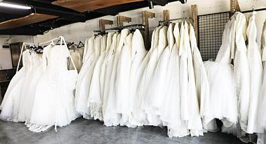 GELİNLİK MAĞAZASI VATANDAŞLARA HİZMET VERİYOR