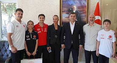 İL MÜDÜRÜ YUNUS ÖZTÜRK ŞAMPİYON CİMNASTİKÇİLERİ ÖDÜLLENDİRDİ