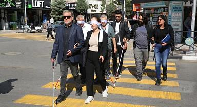 Manisa’da Beyaz Bastonla Farkındalık Yürüyüşü