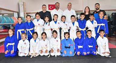 MURADİYE'DE MİNİK JUDOCULARIN KUŞAK SINAVI SEVİNCİ