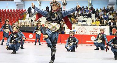 ŞEHZADELER BELEDİYESİ SPOR KURSLARI YOĞUN İLGİ GÖRÜYOR