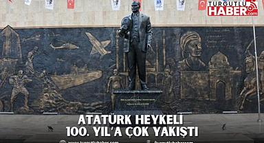 ATATÜRK HEYKELİ 100. YIL’A ÇOK YAKIŞTI