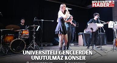 ÜNİVERSİTELİ GENÇLERDEN UNUTULMAZ KONSER