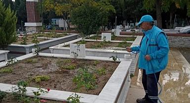 Manisa’da mezarlık bakımları aralıksız devam ediyor