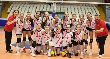 ŞEHZADELER’İN MİDİ KIZLARI ZİRVEYE KOŞUYOR