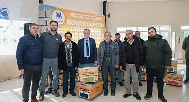 HÜKÜMLÜLERİN ÜRETTİĞİ KOVANLAR ÜRETİCİLERE DAĞITILDI