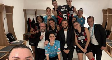 Manisa’nın Tek Kadın Basketbol Takımı Farklı Kazandı