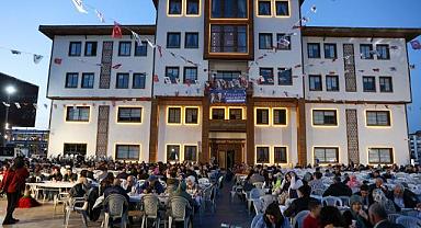 YUNUSEMRE BELEDİYESİ İFTARDA BULUŞTU