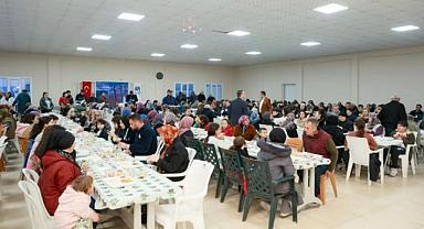 YUNUSEMRE OSMANCALI’DA İFTAR SOFRASI KURDU