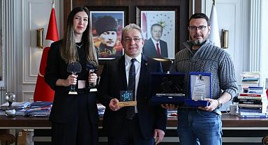 DEÜ’LÜ GENÇ YÖNETMENİN FİLMİNE 15 ÖDÜL