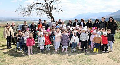 ŞEHZADELER'İN MİNİKLERİ ORMAN HAFTASI'NDA DOĞA İÇİN FİDAN DİKTİ