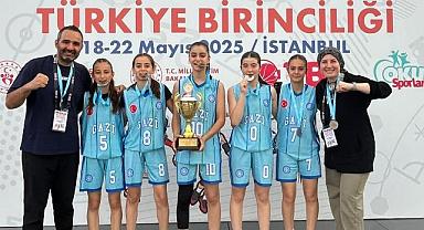 Ahmetli Gazi Ortaokulu’nun Yıldız Kızları Türkiye İkincisi Oldu