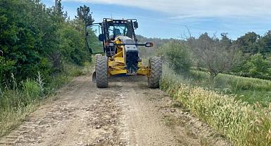 Akhisar’da kırsal mahallelerde yol ve altyapı çalışmaları sürüyor