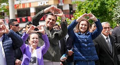 Başkan Zeyrek 1 Mayıs’ta emekçilerle omuz omuza yürüdü