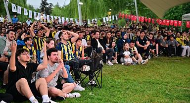 Fenerbahçe Beko’nun EuroLeague zaferi Manisa’da dev ekranda izlendi
