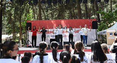 GENÇLER 19 MAYIS’I DOYA DOYA YAŞADI