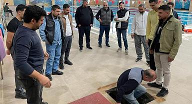 Hijyen ve güvenlik için havuz personeline eğitim 