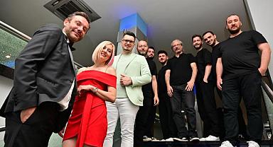 MANİSA BÜYÜKŞEHİR BELEDİYESİ POP ORKESTRASI İLK KONSERİNİ VERDİ