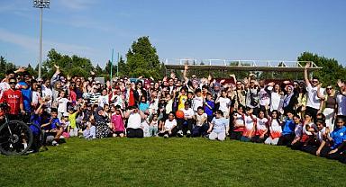 Manisa'da Gökyüzü Şenlendi: Engelliler ve Gençlik Haftası'nda Anlamlı Buluşma