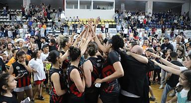 Manisa’nın Tek Kadın Basketbol Takımının Şampiyonluk Heyecanı Dev Ekranda Yayınlanacak