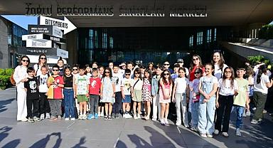 Manisalı Çocuklar “1923” Müzikaliyle Cumhuriyet’in Hikayesine Tanıklık Etti