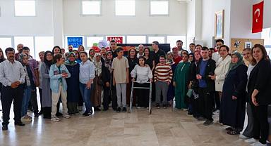 Yunusemre’den özel öğrencilerin velilerine fiziksel sağlık ve beslenme semineri