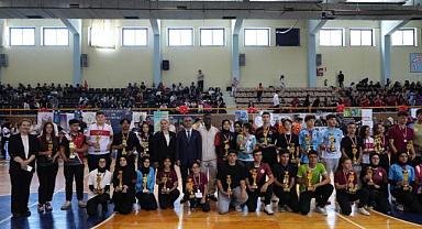 İzmir İmam Hatipler Bilim, Kültür, Sanat ve Spor Şenliği Coşkuyla Gerçekleşti