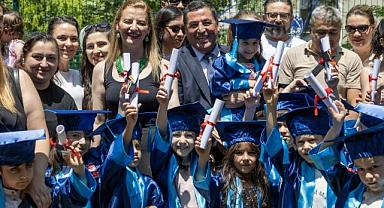 MİNİK ÖĞRENCİLERİN MEZUNİYET HEYECANI