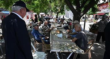 Salihli Belediyesi’nden Merhum Başkan Ferdi Zeyrek İçin Lokma Hayrı