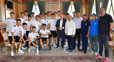 Başkan Balaban’dan Türkiye Finallerine Yükselen U17 Takımına Tebrik