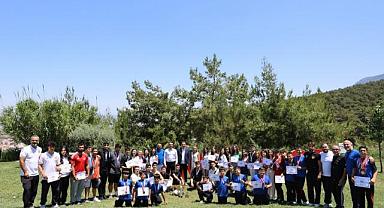 BAŞKAN BALABAN ŞAMPİYON SPORCULARI KUTLADI