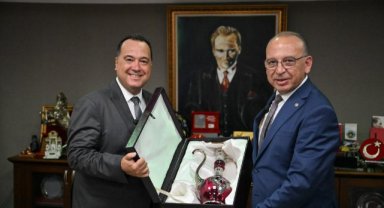 Manisa Büyükşehir Belediye Başkanı Besim Dutlulu, Çetin Akın’ı Ziyaret Etti