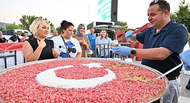 Manisa Büyükşehir Belediyesi’nden Aşure İkramı: Binlerce Kişiye Ulaşacak