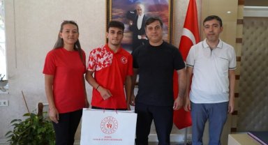 Manisa Gençlik ve Spor İl Müdürü Öztürk, Balkan Şampiyonu Milli Sporcuyu Ağırladı