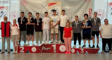 MANİSALI ATICILARDAN MERSİN’DE MADALYA YAĞMURU