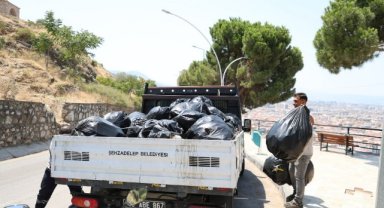 Spil Dağı’nda Yoğun Temizlik Çalışması; 20 Kamyonet Çöp Toplandı