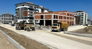 Başkan Akın, Ergenekon Mahallesi’ndeki yol çalışmalarını inceledi
