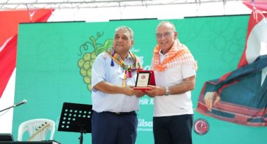Başkan Çetin Akın, Bağ Bozumu ve Yörük Kültür Şöleni’ne katıldı