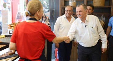 Başkan Semih Balaban Karaköy’de esnafı dinledi: “Her zaman halkımızla iç içeyiz”