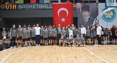 Manisa Büyükşehir Belediyespor Yaz Spor Okulları Sertifika Töreniyle Sona Erdi