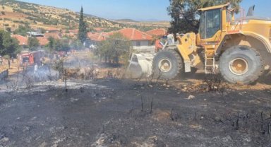 Manisa’nın Kula İlçesinde Ot ve Makilik Alanda Çıkan Yangın Kontrol Altına Alındı