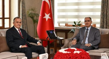MHP Grup Başkanvekili Erkan Akçay’dan Vali Vahdettin Özkan’a Ziyaret