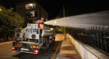 Şehzadeler Belediyesi’nden Gece Mesaisi: Yaz Sıcaklarında Kesintisiz Hizmet