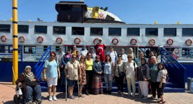 Şehzadeler Belediyesi’nden Kadınlara İzmir Körfezi’nde Bergama Vapuru Turu