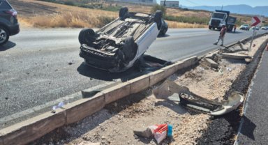 Turgutlu'da takla atan otomobilin sürücüsü yaralandı