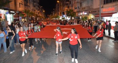 Turgutlu'da Zafer Bayramı Dolasıyla Fener Alayı
